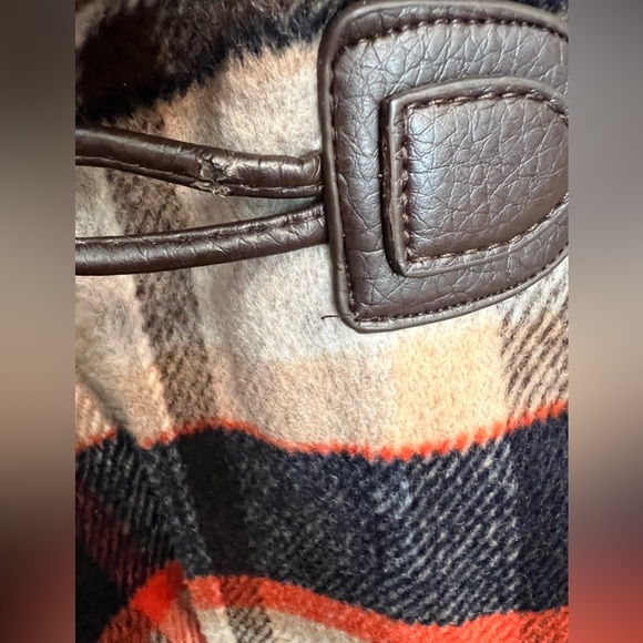 Altar’d State Plaid Fall Poncho Wrap 🍁 - Picture 9 of 9